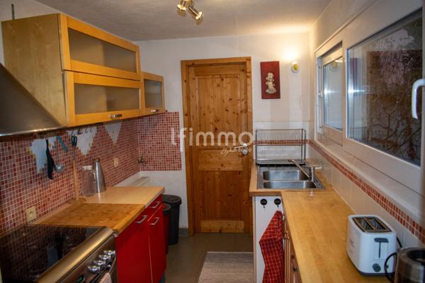 Maison de charme, jardin accès privé rivière proche centre.