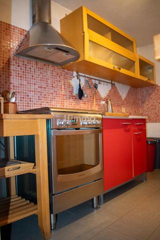 Maison de charme, jardin accès privé rivière proche centre.