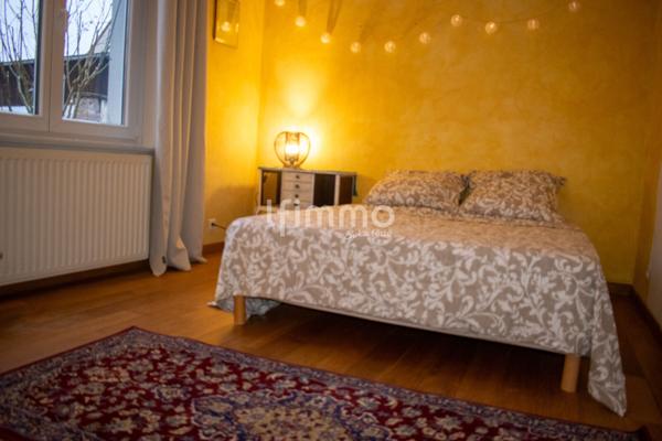 Maison de charme, jardin accès privé rivière proche centre.