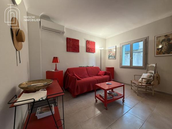 Charmante maison de ville rénovée avec terrasse 237 000 €