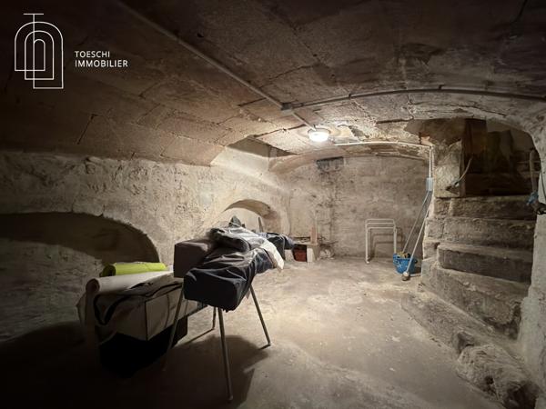 Charmante maison de ville rénovée avec terrasse 237 000 €