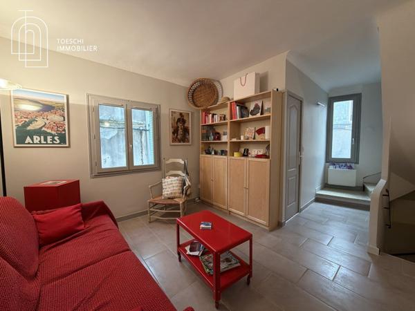 Charmante maison de ville rénovée avec terrasse 237 000 €
