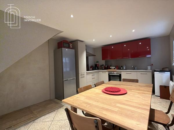 Charmante maison de ville rénovée avec terrasse 237 000 €