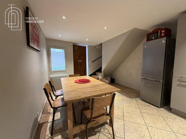Charmante maison de ville rénovée avec terrasse 237 000 €