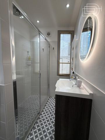 Charmante maison de ville rénovée avec terrasse 237 000 €