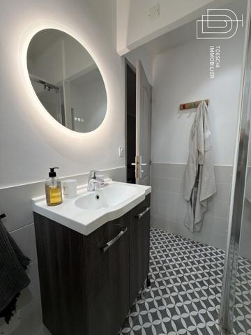 Charmante maison de ville rénovée avec terrasse 237 000 €
