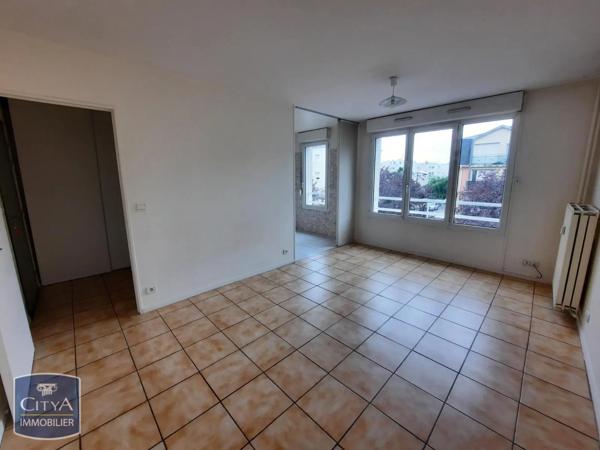 Appartement à louer 1 pièce 26.42m² Évry-Courcouronnes (91080)
