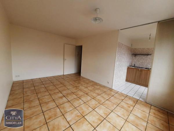 Appartement à louer 1 pièce 26.42m² Évry-Courcouronnes (91080)