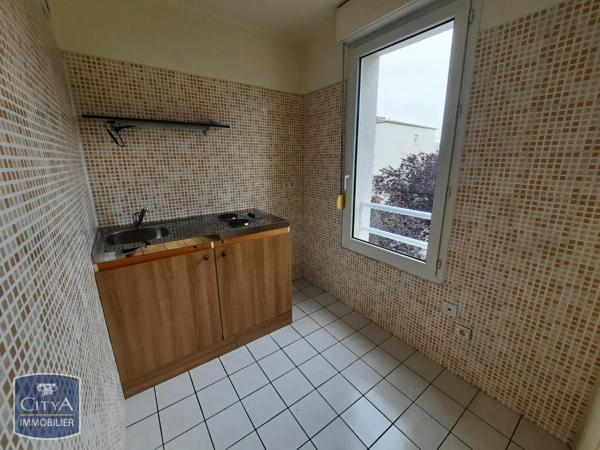 Appartement à louer 1 pièce 26.42m² Évry-Courcouronnes (91080)