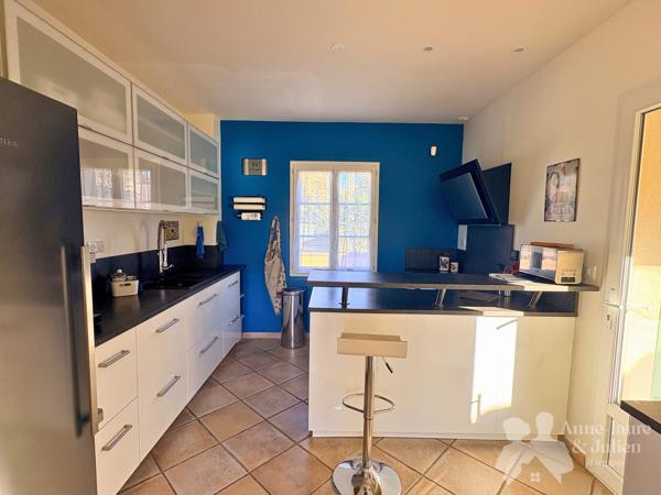 Pélissanne - Villa 140 m², terrain paysager de 1 000 m² et suite indépendante