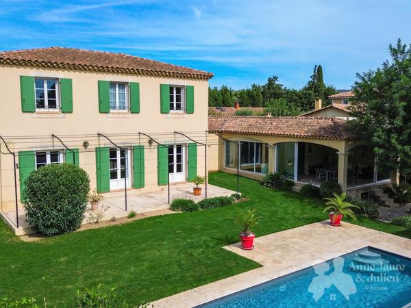 Pélissanne - Villa 140 m², terrain paysager de 1 000 m² et suite indépendante