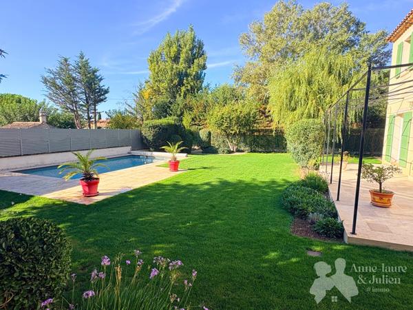 Pélissanne - Villa 140 m², terrain paysager de 1 000 m² et suite indépendante
