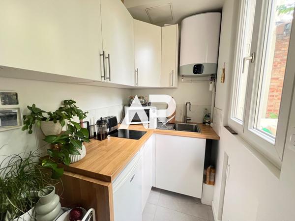 Studio meublé à Enghien-les Bains Loyer 740 €/mois charges comprises **  - Référence  1666