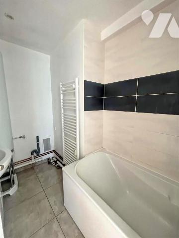 Appartement T3 sur Calais Nord 1er étage sans travaux 
