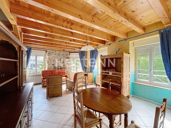 Bel immeuble plein centre d'Yssingeaux avec commerce en rdc et un appartement à l'étage