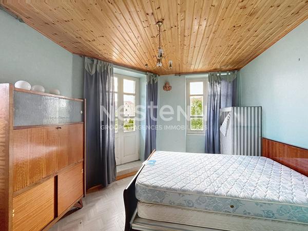 Bel immeuble plein centre d'Yssingeaux avec commerce en rdc et un appartement à l'étage