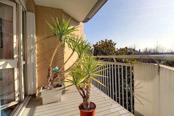 URGENT PIED DE LA GARE 4 pièce(s) 83 m2 + Balcon+ Cellier