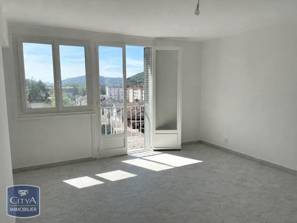 Appartement à louer 3 pièces 69.7m² Oyonnax (01100)