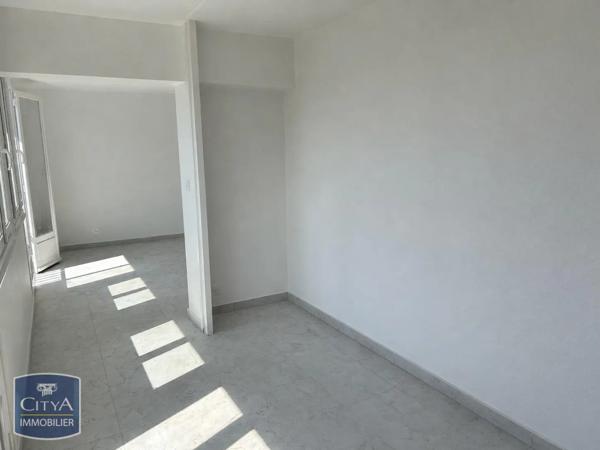 Appartement à louer 3 pièces 69.7m² Oyonnax (01100)