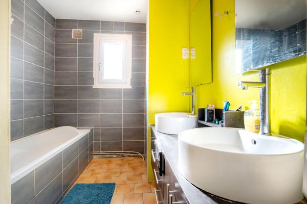 Maison de plain-pied 5 pièces - Le Puy-Notre-Dame