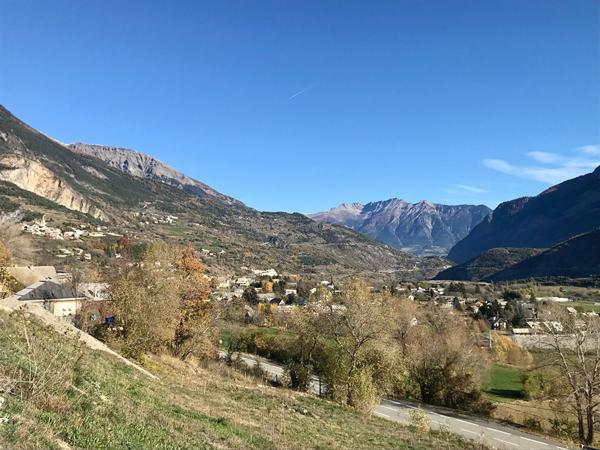 Terrain 735 m2
