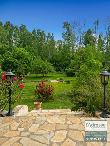 Maison familiale 6 chambres, sous-sol total, terrain 1590 m²