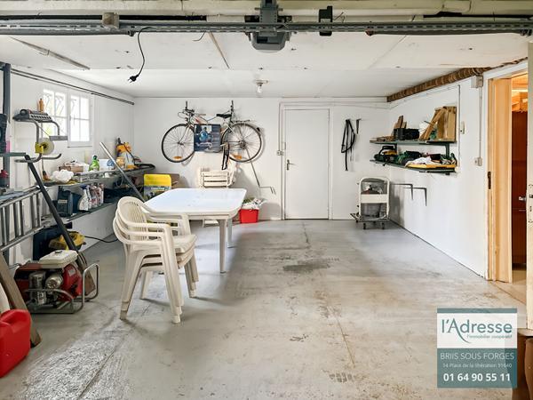 Maison familiale 6 chambres, sous-sol total, terrain 1590 m²