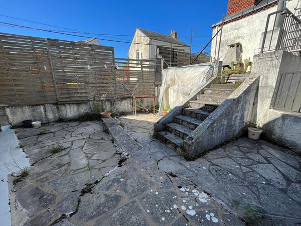 Maison quartier Chantenay à Nantes, 2 chambres, terrasses et garage.