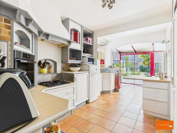 MAISON FAMILIALE DE 160 M² EN PLEIN CENTRE-VILLE DE MAYENNE