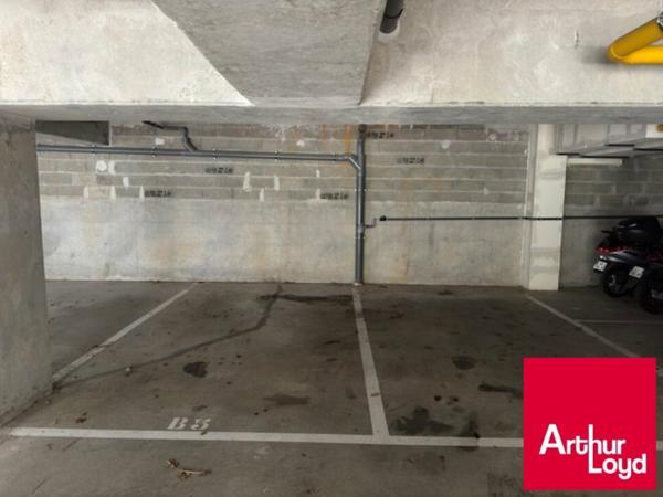 ANGLET, murs à vendre de 134 M² - Bureau Neuf avec 4 parkings. Idéal Comptable, Architecte....