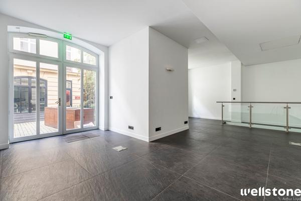 Bureaux à louer à PARIS 75008