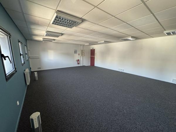 TOURS HYPER CENTRE BUREAUX A VENDRE DE 78 M² 1 PARKING