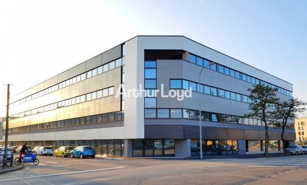 BUREAUX à LOUER de 566 m²