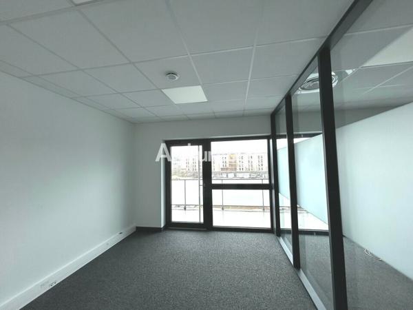 BUREAUX à LOUER de 566 m²