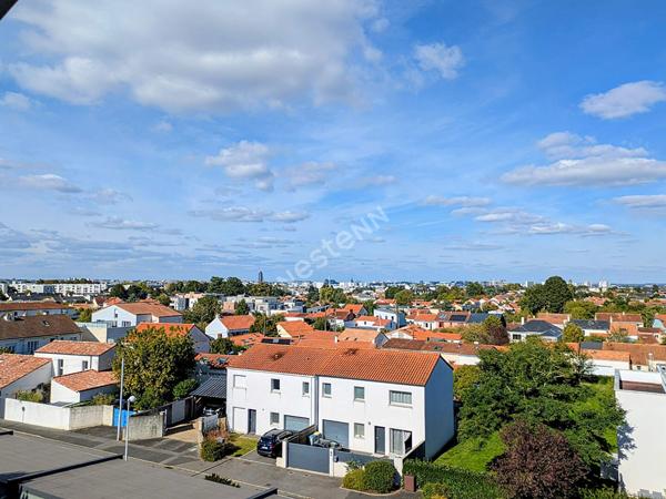 Appartement 3 pièces à vendre à Rezé - La Houssais, dernier étage avec cave et garage