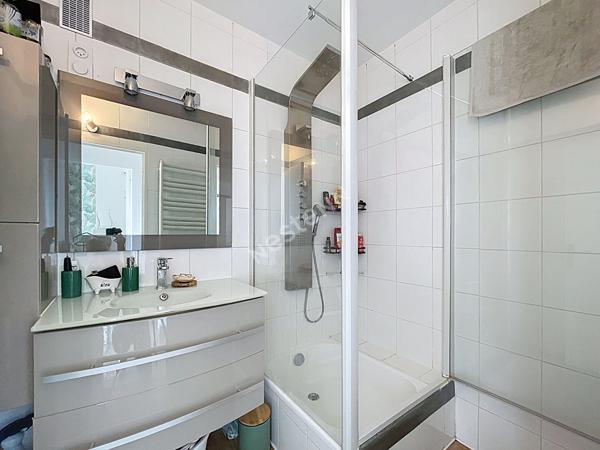 Appartement 3 pièces à vendre à Rezé - La Houssais, dernier étage avec cave et garage