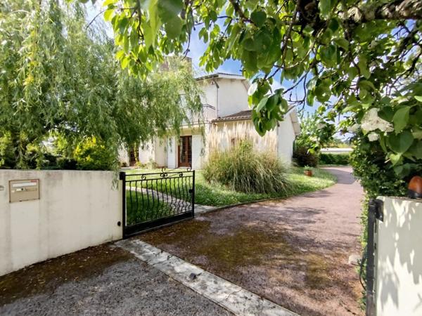 Maison
         8 pièces
        - 205 m² Bien prestige 477 000 € *
