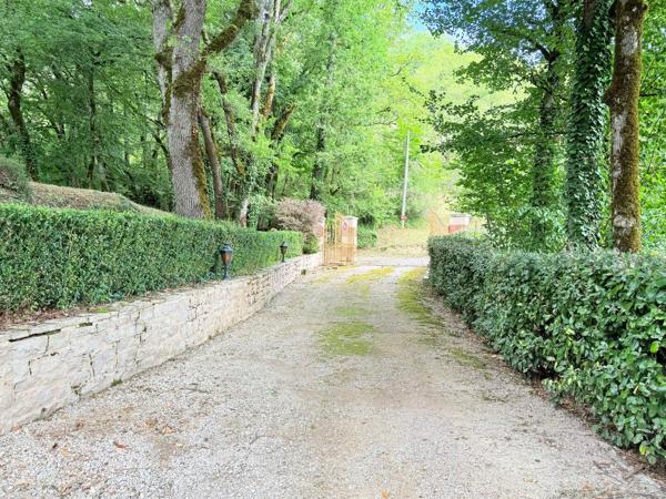 Propriété rare du XVIe siècle Saint denis catus