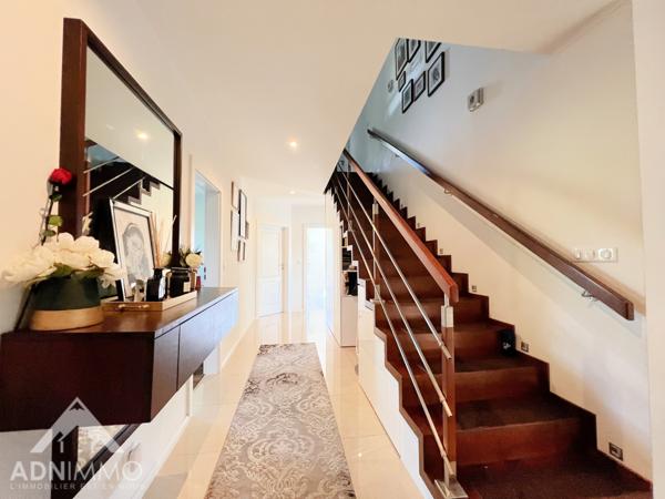 Saint-Genis-Pouilly (01630) Maison 7 pièces 225m2