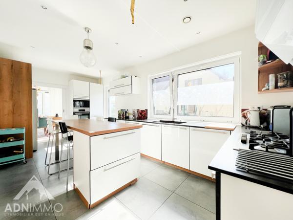 Saint-Genis-Pouilly (01630) Maison 7 pièces 225m2