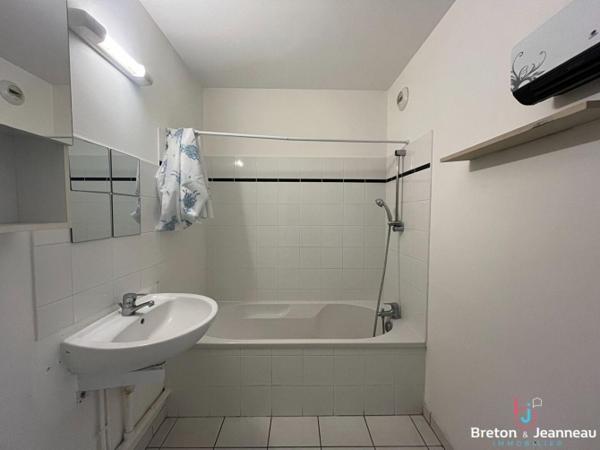 Appartement T2 avec balcon - LE BOURGNEUF LA FORET