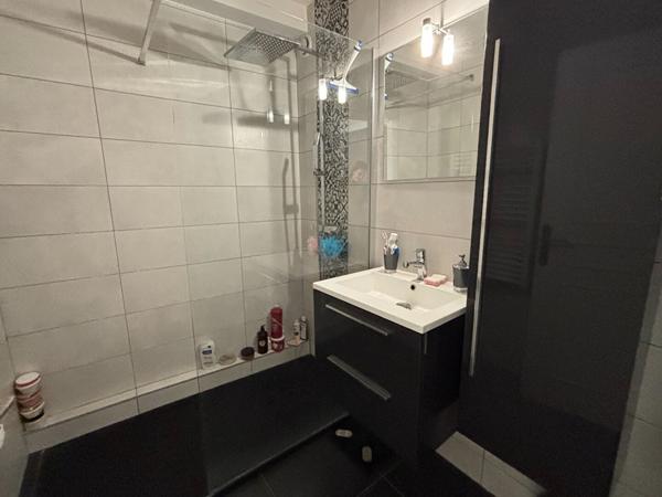 3 PIECES MEUBLE - RUE JEAN CANAVESE