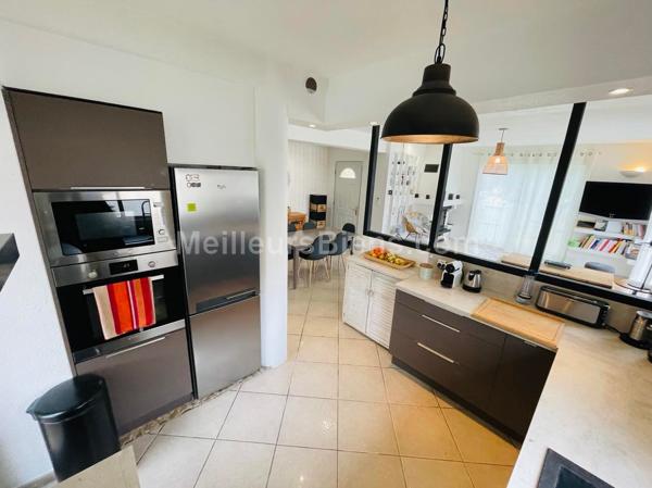 Villa T5 piscine de 126m2 sur parcelle de 375m2 au Soler