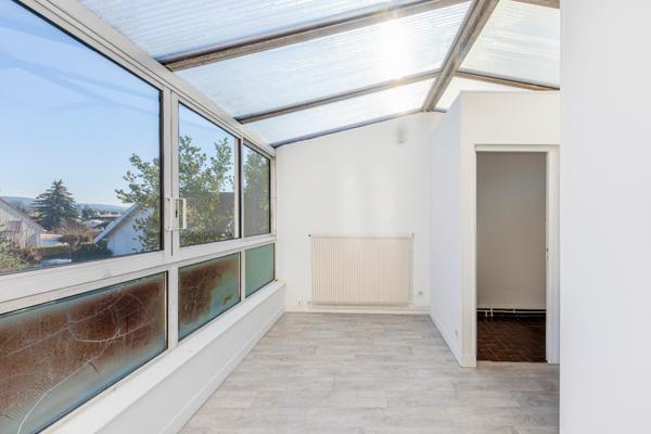 Magnifique meulière avec un jardin clos proche de toutes comodités