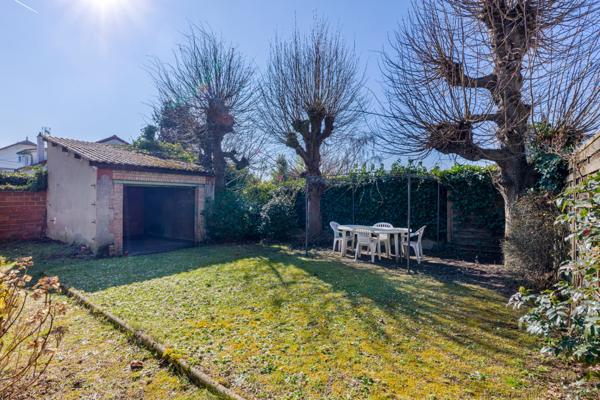 Magnifique meulière avec un jardin clos proche de toutes comodités