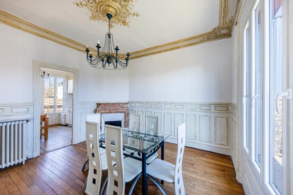 Magnifique meulière avec un jardin clos proche de toutes comodités