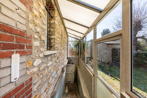 Magnifique meulière avec un jardin clos proche de toutes comodités