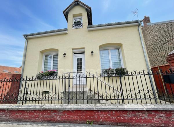 MAISON INDIVIDUEL 4 CHAMBRES ET GARAGE