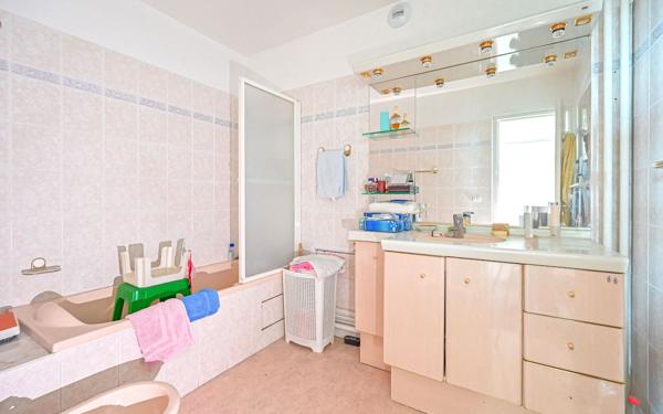 Appartement à vendre    3 pièces • 81 m2 Paris 13