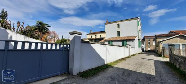 Appartement à louer 4 pièces 83.84m²